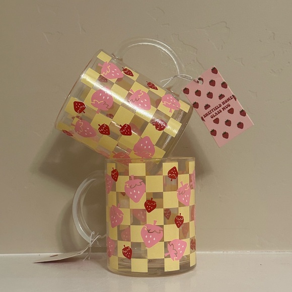 Set of 2 Pink and Yellow Checkerboard Strawberry Glass Mugs Adorable - Picture 4 of 6